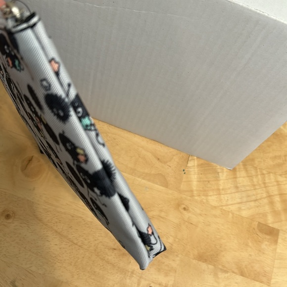 Studio Ghibli Spirited Away Soot Sprite Makeup Bag - Picture 13 of 16